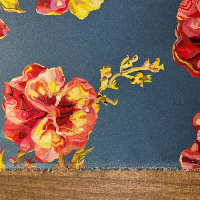 Raso di seta elasticizzato fantasia floreale 2