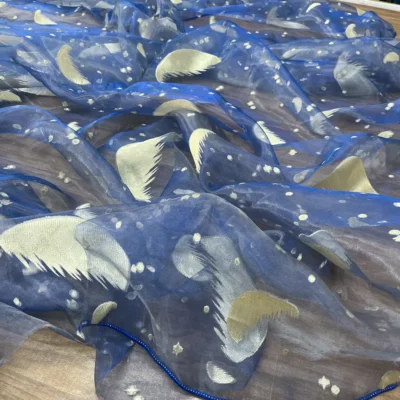 Tende organza con luna e stelle in oro - var blu (1)