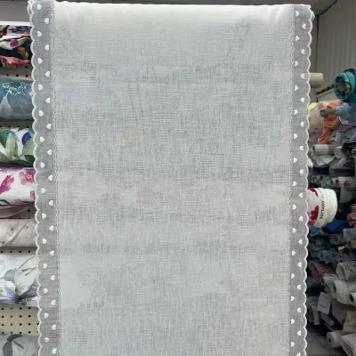 Tendina bianca effetto lino con orlo grigio a cuoricini 2