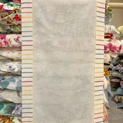 Tendina bordata a crochet con ricamo multicolor 3