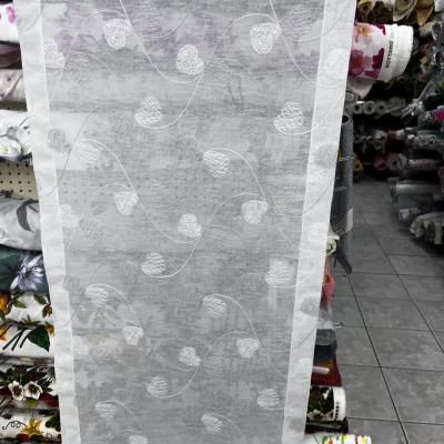 Tendina con fantasia a cuori 1