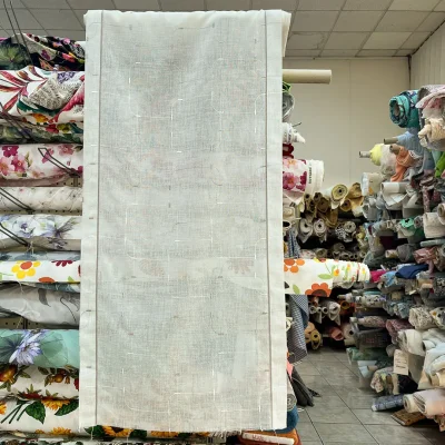 Tendina con ricami a fantasia geometrica 1