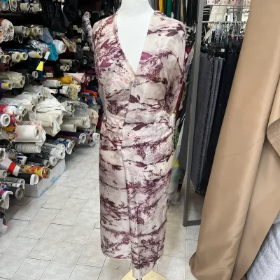 Voile in pura seta a fantasia astratta floreale viola - bianco 5