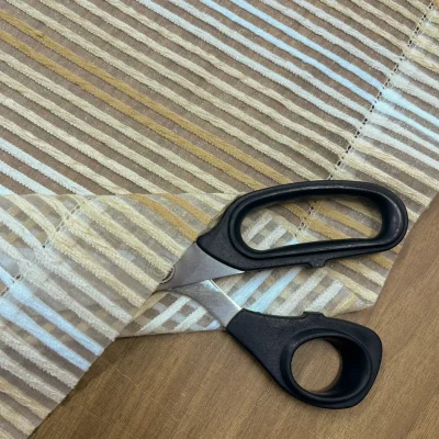 tenda a vetro a righe beige nocciola su organza (8)