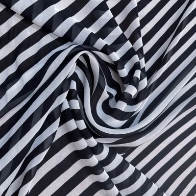 tessuto voile chiffon a righe oblique bianche nere (3)