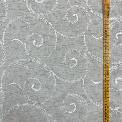 Tessuto per tende a vetro con ricamo raffinato 3