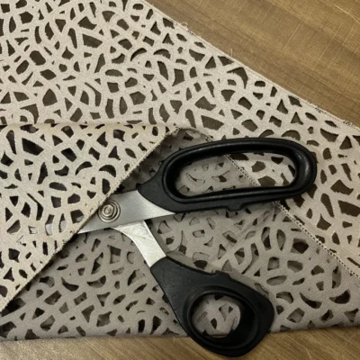 Tessuto per tende in devor&egrave; fantasia astratta firmato Via Roma 60 6