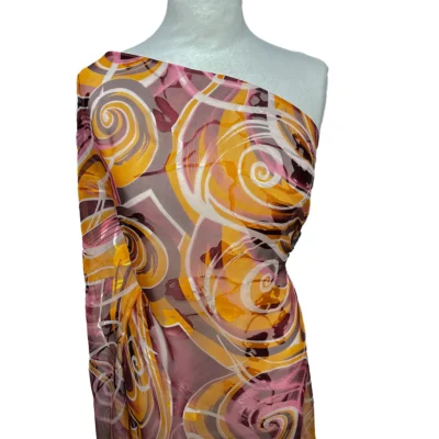Voile di seta in devor&egrave; fantasia astratta mannequin 2