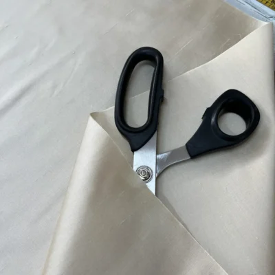 taffet&agrave; lievemente shantung color sabbia 1