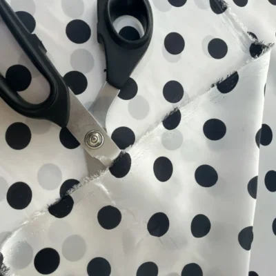 Tessuto viscosa lucido pois (2)