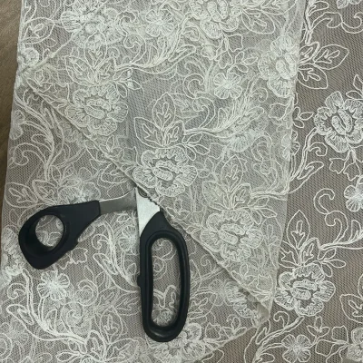 tessuto per tende in pizzo stile francese al metro bianco avorio (5)