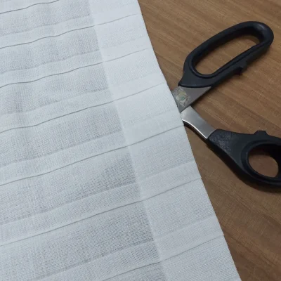 Tendina effetto pacchetto bianco con righe bianche 2