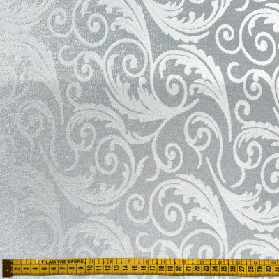 Tessuto multiuso damascato argento con lam&egrave; (3)