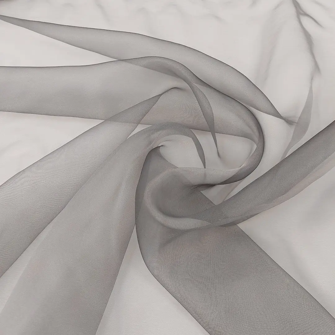 Tendaggio in organza variante colore grigio medio