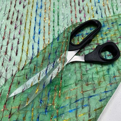 Organza verde brillante con batuffoli di lam&egrave; multicolor 5