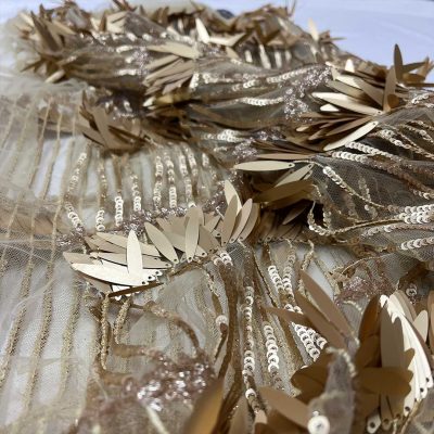 Tulle con glitter applicazioni e paillettes color oro antico 6