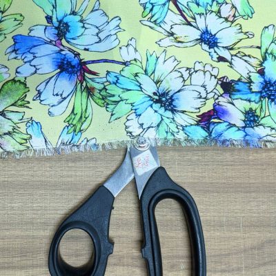 Seta Floreale in contrasto 150 cm