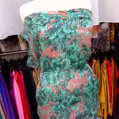 Seta con fantasia floreale in contrasto 150 cm