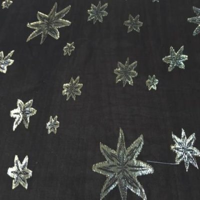 Seta fantasia stelle nere oro 140 cm