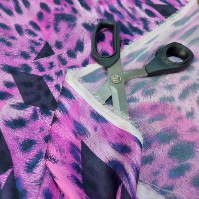 Raso di seta elasticizzato firmato Blumarine Alt.145 cm