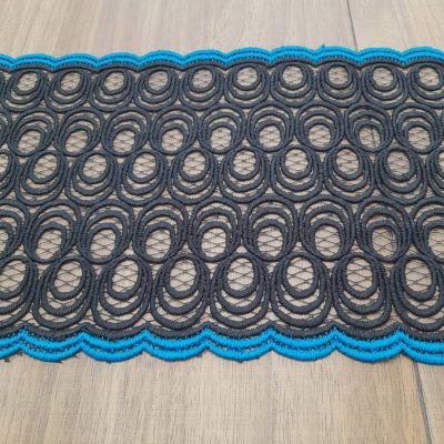 Pizzo macram&egrave; eleganti forme geometriche Alt.20x110 cm