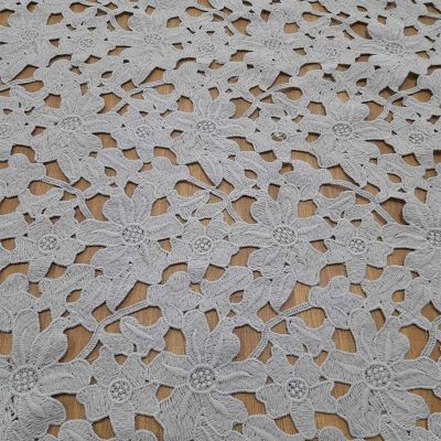 Pizzo macram&egrave; floreale grigio Alt.65 cm