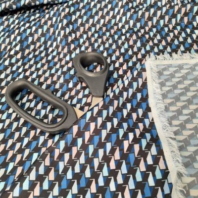 Scampolo Raso made in Italy a fantasia astratta Alt.150 cm