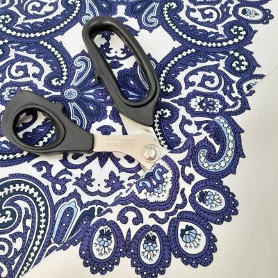 Tessuto elasticizzato fantasia astratta Alt.145 cm