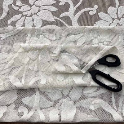 Tenda in tulle ricamato Fishbacher - 3