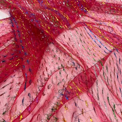 Organza rosso lampone con batuffoli di lam&egrave; multicolor 3