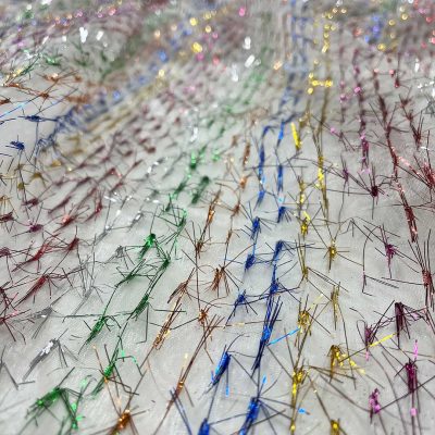 Organza trasparente con batuffoli di lam&egrave; multicolor 3