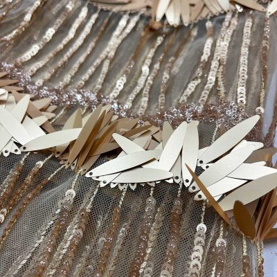 Tulle con glitter applicazioni e paillettes color oro antico 4
