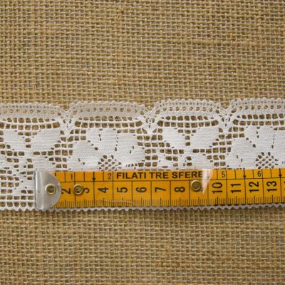 Balza di pizzo motivo floreale - bianco