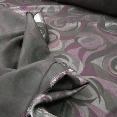 Tessuto per abiti motivo astratto- viola e grigio Alt.150cm
