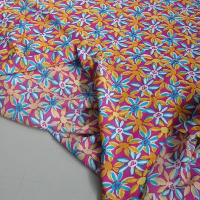 Lycra a fantasia fiorellini stilizzati colorati - sfondo fucsia2
