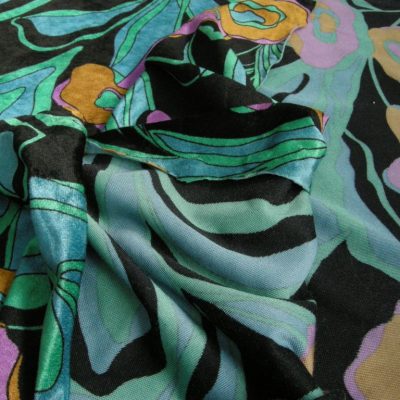 Tessuto in velluto con fantasia a fiori astratti colorati - sfondo nero2