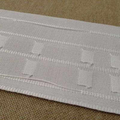 Nastro arricciatenda a piega alternata - bianco