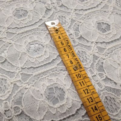 Pizzo ricamato motivo geometrico - bianco Alt.140 cm