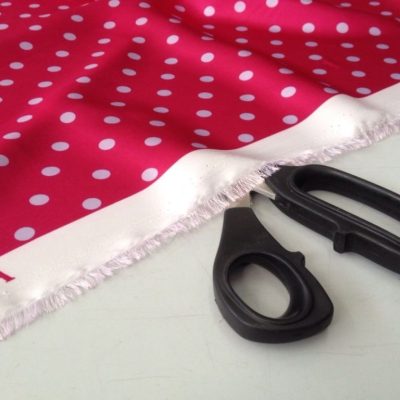 Raso motivo a pois bianchi - Varianti Alt.150cm