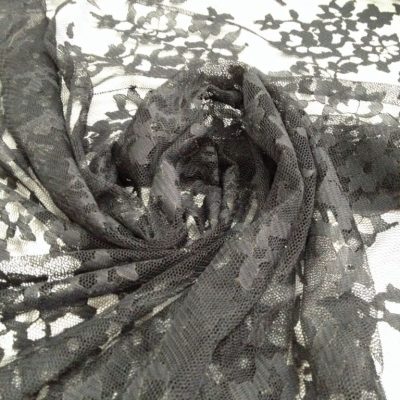 Tessuto pizzo in poliestere con ricamo fantasia floreale - nero2
