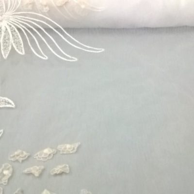 Tessuto in pizzo ricamato a fantasia floreale in rilievo 2