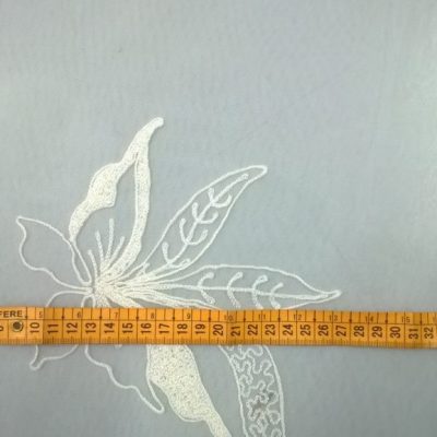 Pizzo ricamato a fantasia floreale - bianco Alt.180 cm