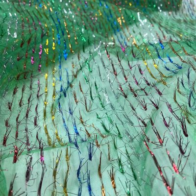 Organza verde brillante con batuffoli di lam&egrave; multicolor 2