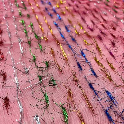 Organza rosso lampone con batuffoli di lam&egrave; multicolor 2