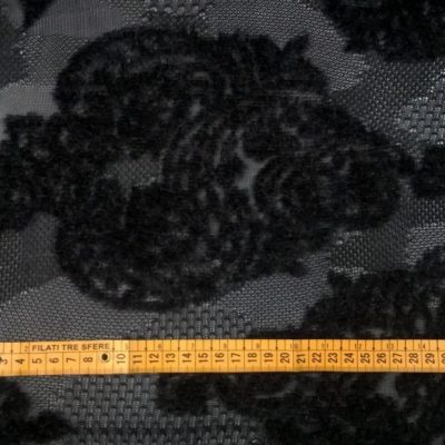 Tessuto in pizzo a rete motivo a fiori in rilievo - nero 1