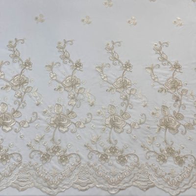 Tessuto per tende in tulle bianco con ricami avorio floreali 4