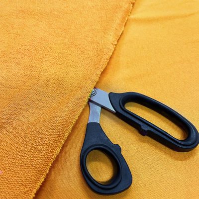 Felpa in cotone tinta unita giallo zucca al metro forbice 4