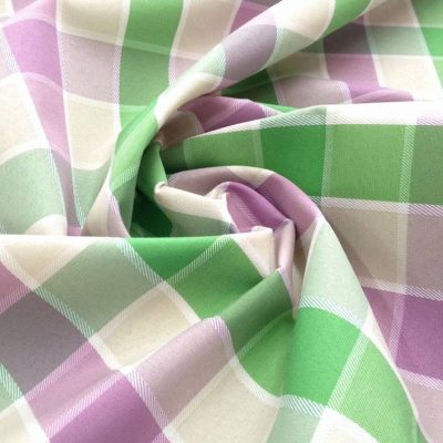 Tessuto per tovaglie in cotone resinato a quadretti - verde viola e giallo