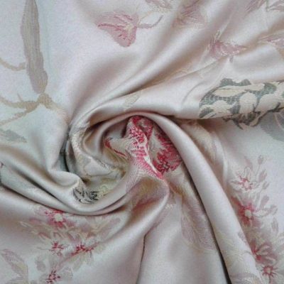 Tessuto arredo classico motivo floreale rosso e verde - sfondo avorio