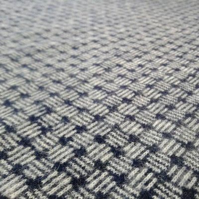 Maglina cotone felpato motivo geometrico - blu e bianco